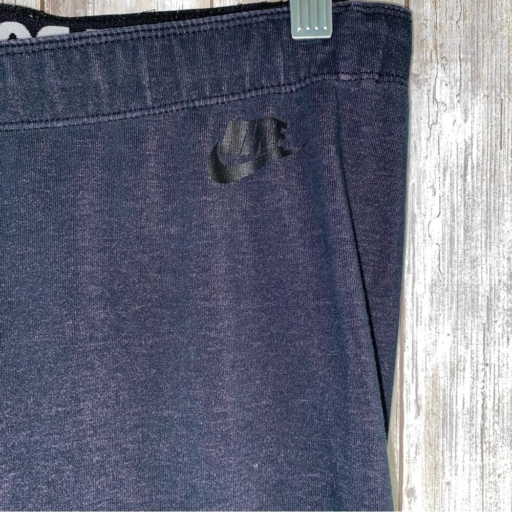 Nike Black With Purple Overtone Leggings - Picture 2 of 6